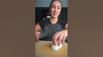 Culinary Basics: thinly sliced onions