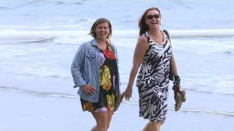 Surf Lifesavers use drones to track crocodiles - ABC NEWS.