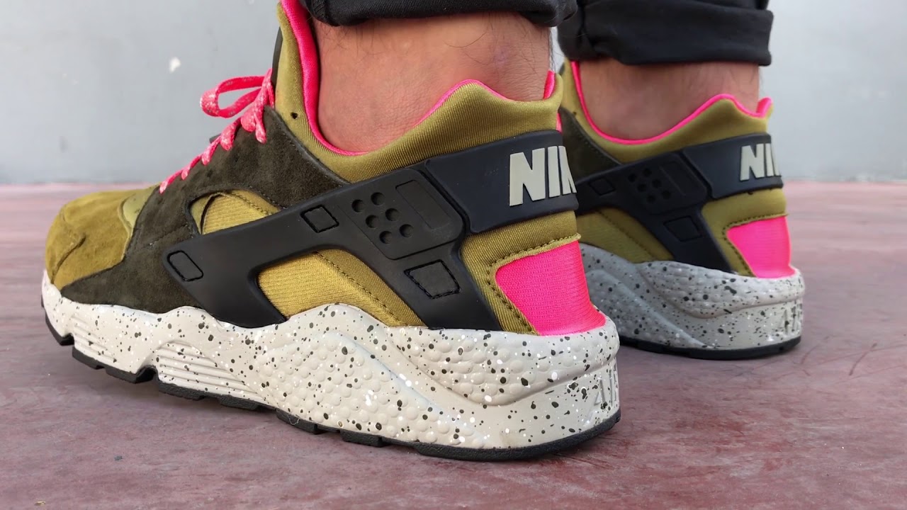 nike huarache desert moss