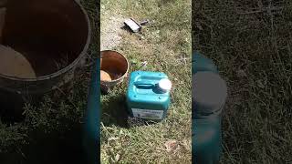 Шкурим столбы,покрываем пропиткой🚿.#шкурим#столбы#покраска#стройка