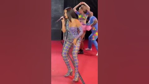 Thumbnail of Juliette cantando "É proibido cochilar" no seu show em Maricá 🔥