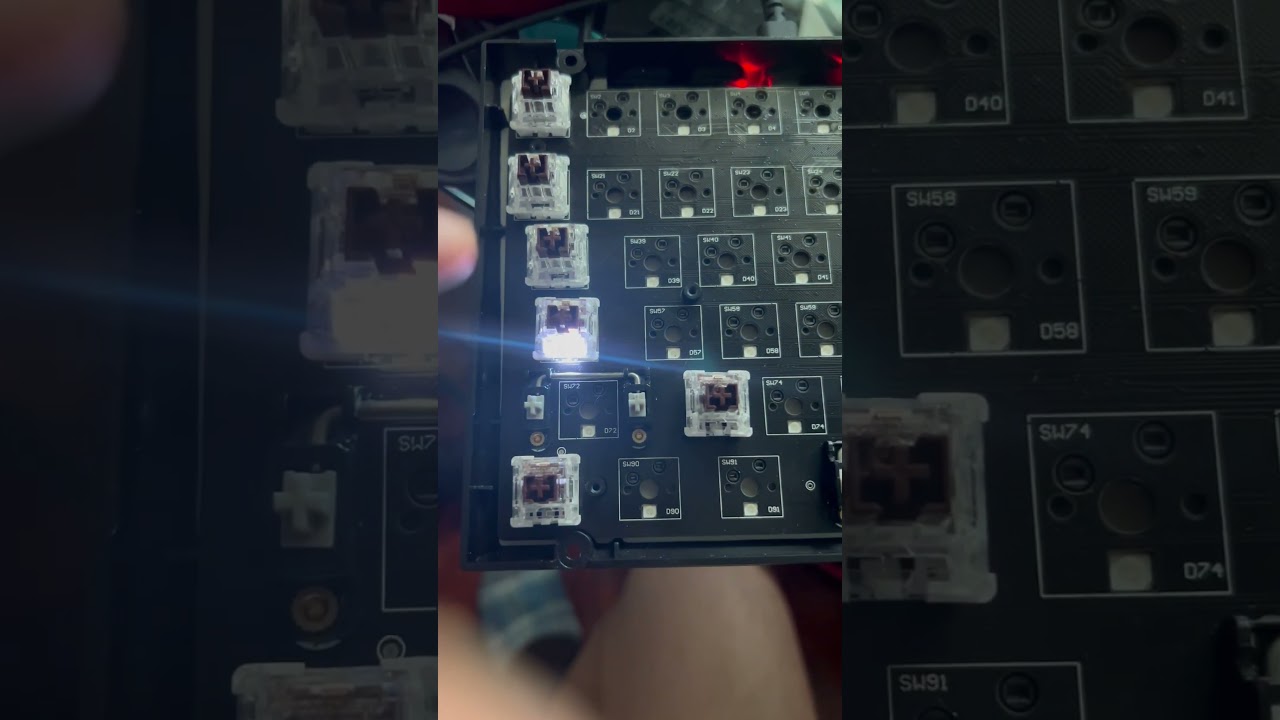 Keychron K4 Pro mechanical keyboard problem, pressing a key also activates the right adjacent key