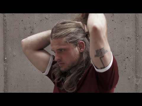hairstyles-for-men-with-long-hair-//-how-to-do-a-top-knot-for-men-//-half-up-half-down-hair-style
