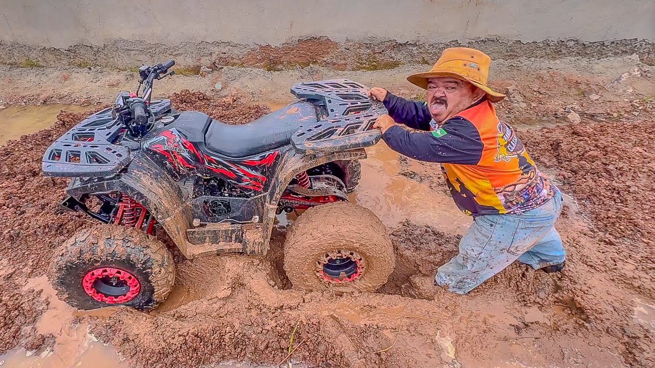 PILILIU SE DESESPERA AO ATOLAR QUADRICICLO NA LAMA DA LAGOA 🤣 | PILILIU DA RESENHA