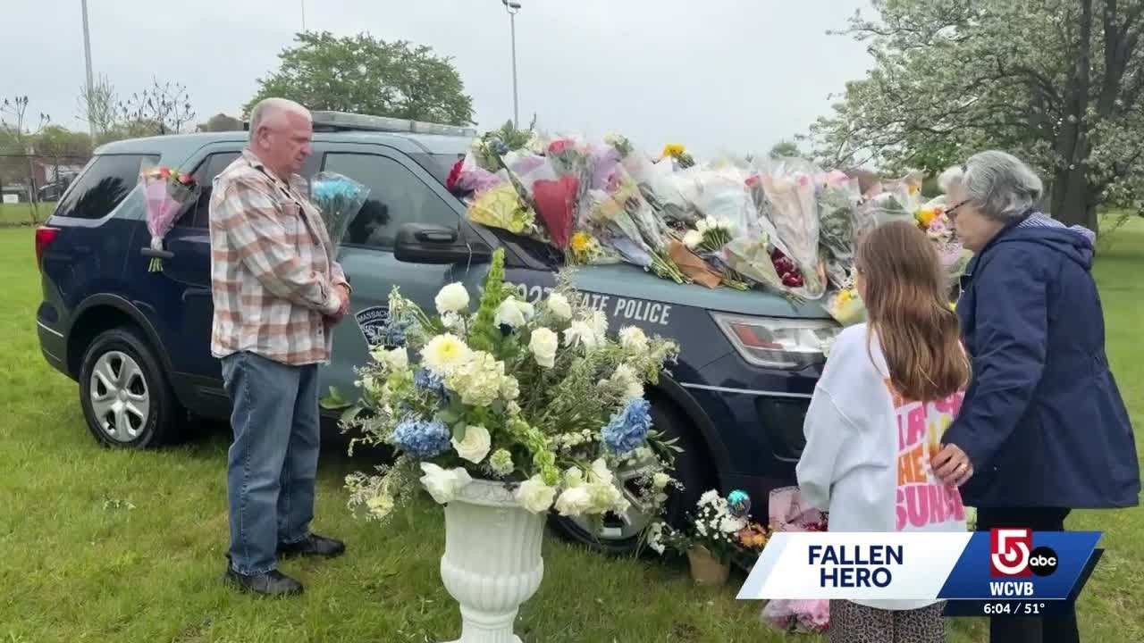 Community honors trooper killed in wrong-way crash - YouTube