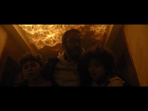 كوفيد 25 ياسين بيحاول ينقذ ابنه المحبوس في الفندق ومتحاصر ما بين نار وزومبي