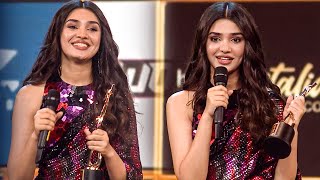 Actress Krithi Shetty Cute Speech After Winning Best Debutant Actress At Siima