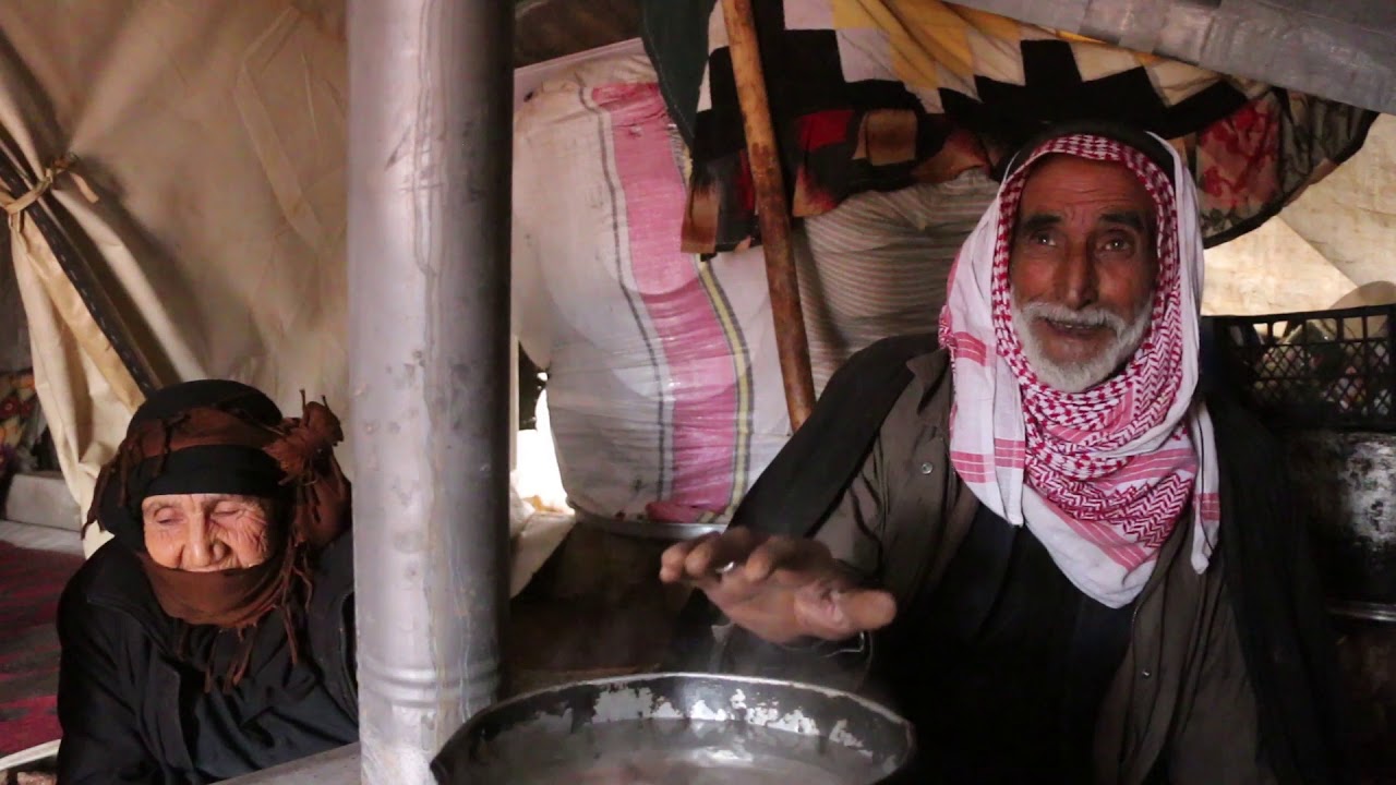 خاص الجزيرة مباشر جولة في مخيم أبو ظهور داخل مدينة اعزاز بريف حلب الشمالي اثناء تساقط الثلج20-1-2021