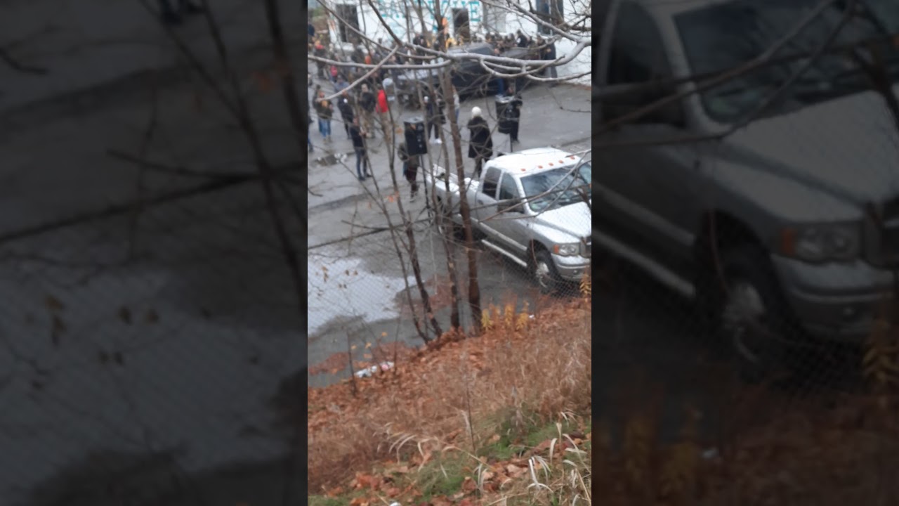 Adamsons bbq standoff from the street bridge