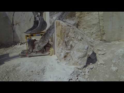 Taglio e Lavorazione Blocchi Travertino