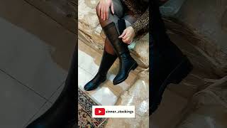 زنه چه پاهایی داره از مهمونی میاد کفشاش که جوراب شیشه نازک داره در میارههههه و نشون میدههه ❤️😍