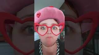 Marta Se Predstavi Pod Videom Glej Prevod In Martino Mislico