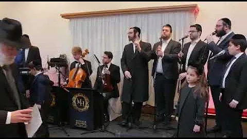 Buchi Glick and choir perform Im Eshkachech with M...