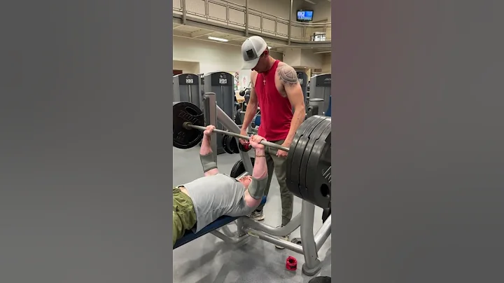 405 bench press at 190 bodyweight! Been chasing this for yearssss!