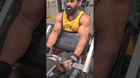 Biceps peak