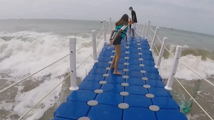 Surf the waves on this floating bridge - DayDayNews