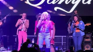 Chapel Hart joins Tanya Tucker on stage