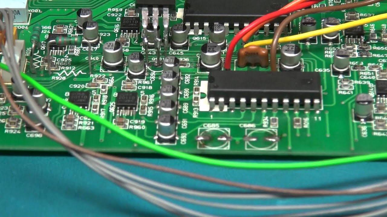 Luxman RV371 troubleshooting Part 2. smd capacitor removal. YouTube