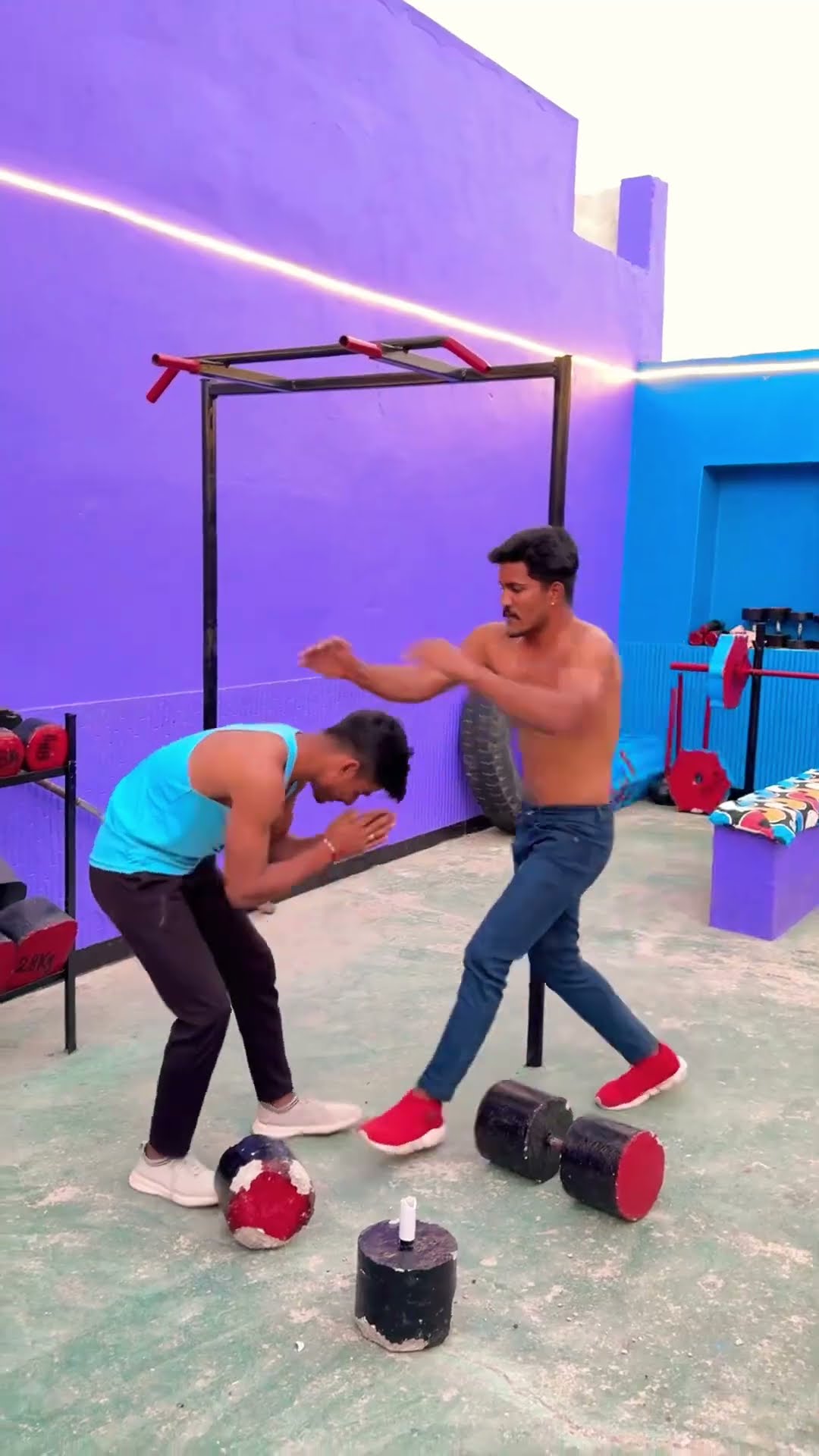 Dumbbell Todh Diya ??? #shortvideo #funny #comedy