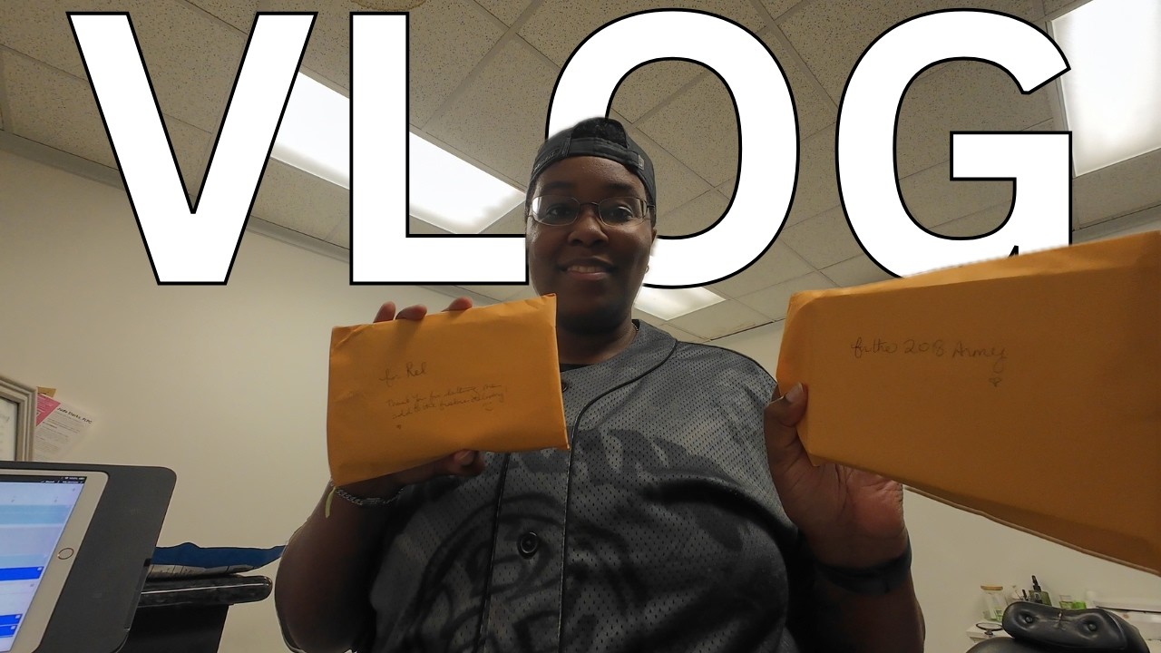 I met BTS ARMY and wanted to give her some freebies! | Vlog