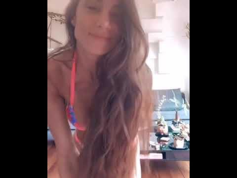 Magui Bravi BAILANDO HOT EN BIKINI en su casa