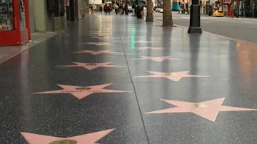 ¿Quién fue el primer famoso en tener una estrella en el Paseo de la Fama?