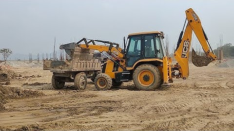 New JCB 3dx loading mud in Mahindra YUVO tech plus 575 & Sonalika DI47-RX #viralvideo