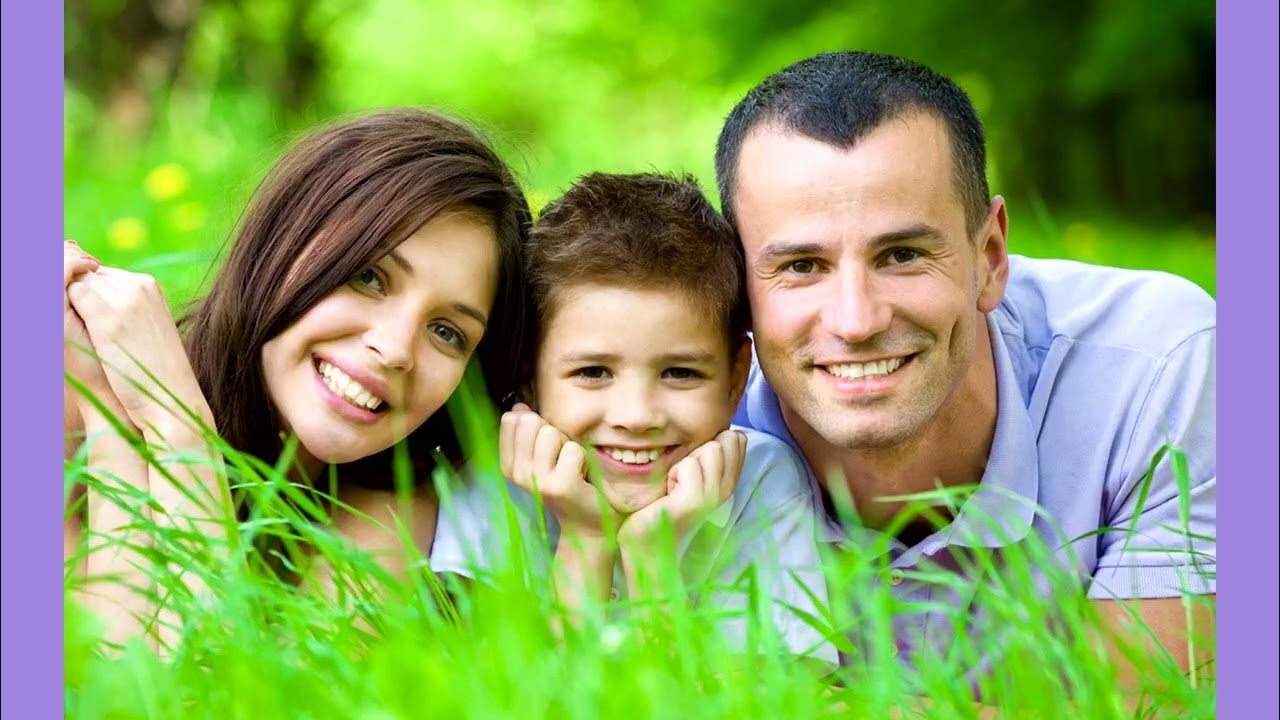 Adorable family photo idea Fun family photos, Outdoor family photos, Fall photos