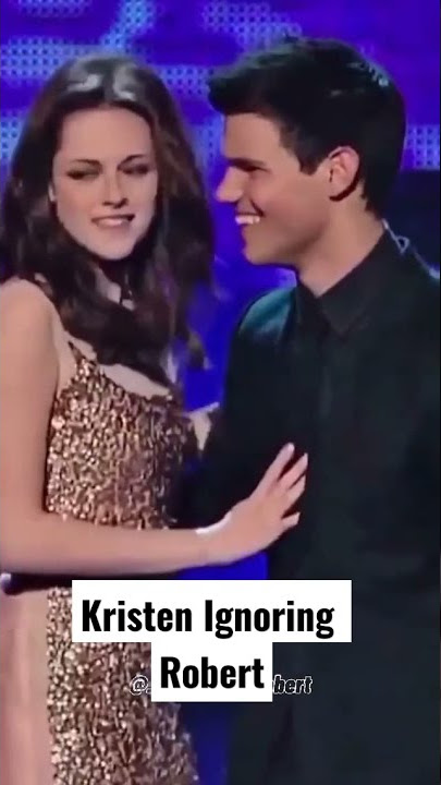 Kirsten Stewart and Robert Pattinson award show awkward moment caught