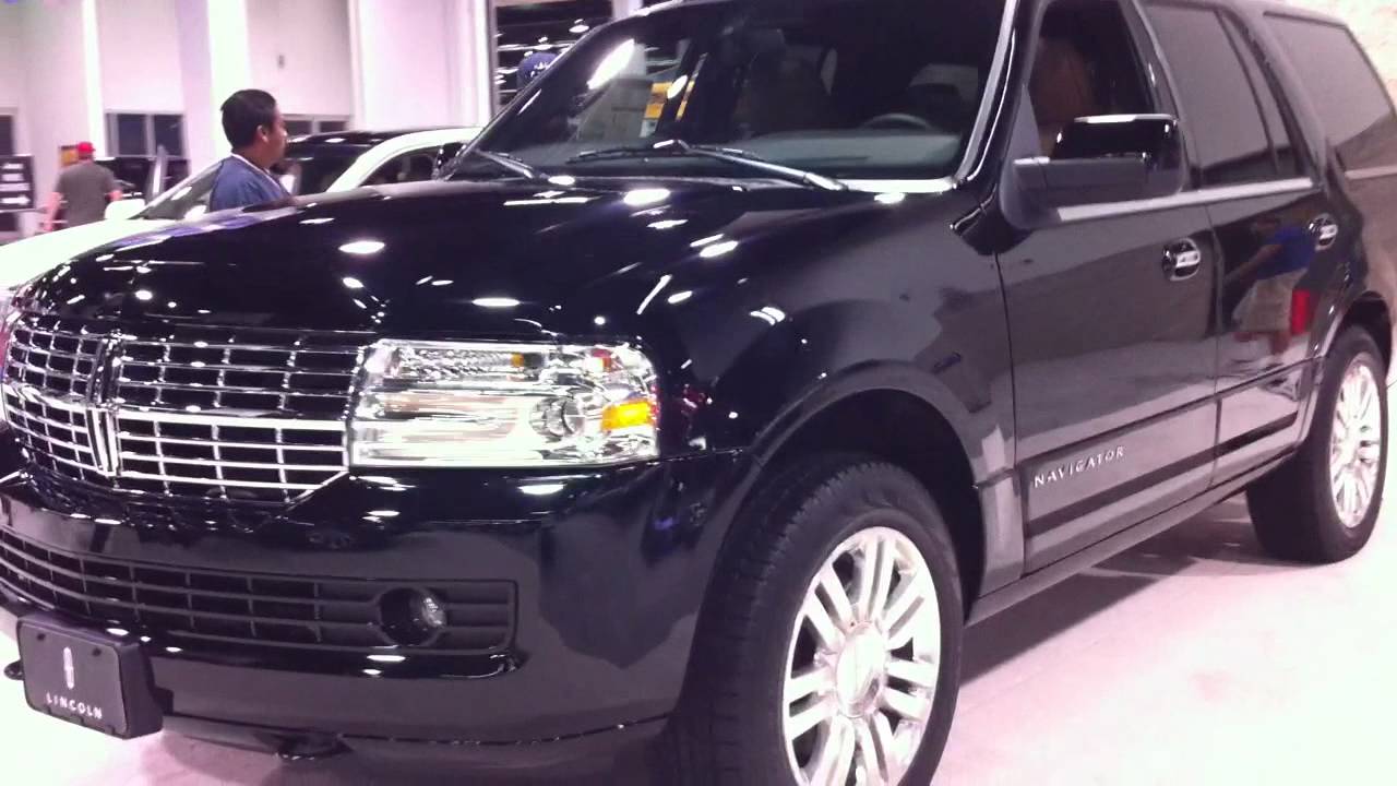 Research 2012
                  Lincoln Navigator pictures, prices and reviews