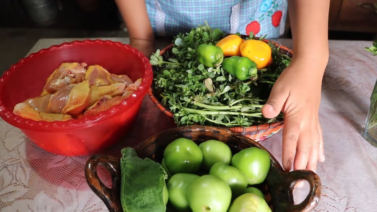 Comenzó la lluvia y sorprendo a mis suegros con verdolagas con pollo en salsa verde