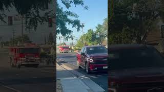 Sacramento fire engine 10 responding code 3 to a working structure fire (heavy Q & air horn!)