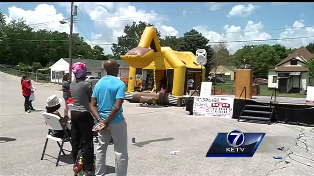 Rally held in North Omaha calling for charter schools in Nebraska - YouTube