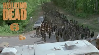 A horde of zombies hits the final human outpost in the zombie apocalypse. TWD season 6 screenshot 5