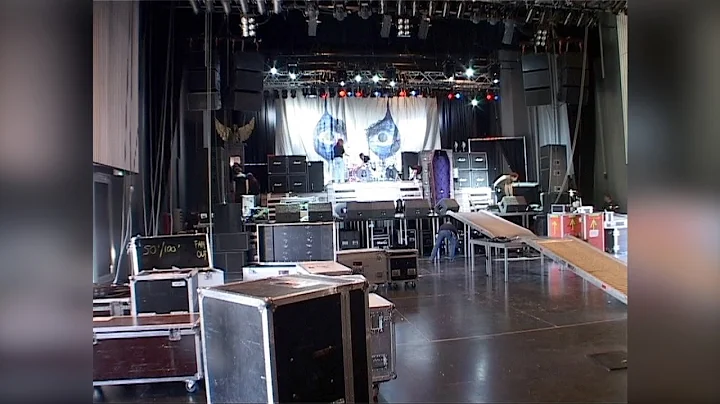 Behind the Eyes of Alice Cooper (A backstage film ...