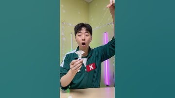 Auto rebound shuttlecock