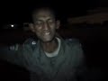 سادتي سيداتي معلق من الدرج الأولى