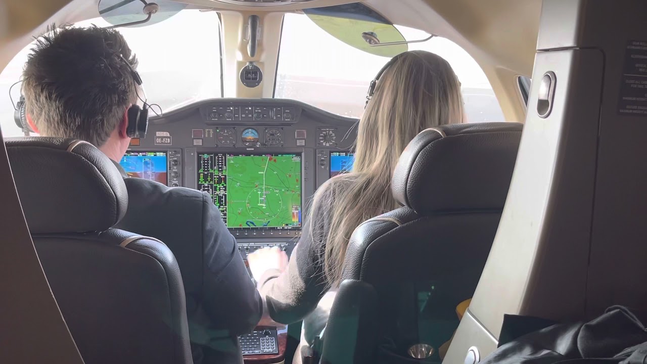 GlobeAir Cessna 510 Citation Mustang Berlin EDDB to Hamburg EDDH OE-FZB