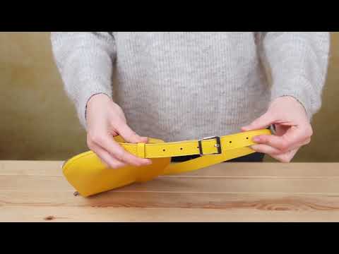 Шкіряна яскрава жіноча бананка Shvigel 16377 Жовтий, видео 1