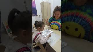 учим животных 💙 с помощью ыальги и наклеек #праздник #занятия