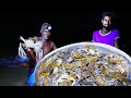 KING SEA CRABS HUNTING | கடற்கரையில் இரவில் நண்டு வேட்டை | Village Traditional Method | Crabs Fry