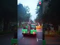 Внедорожник завалили мусором за парковку у контейнеров в Бишкеке
