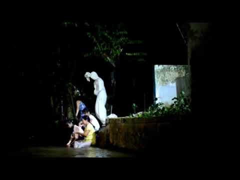 Prank kuntilanak ngintip tante bohay dan montok lagi mandi malam ! ghost prank beautiful girls