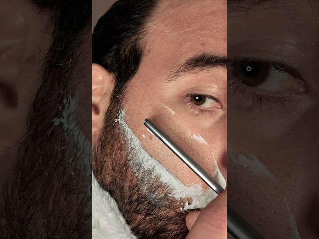SATISFYING STRAIGHT RAZOR SHAVE ASMR 🧘🏻‍♂️🎧 One Wrong Move Could Ruin The Beard 😳❌ #asmr #shorts