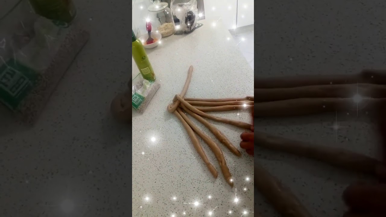 חלות מקמח כוסמין מלא משמונה רצועות