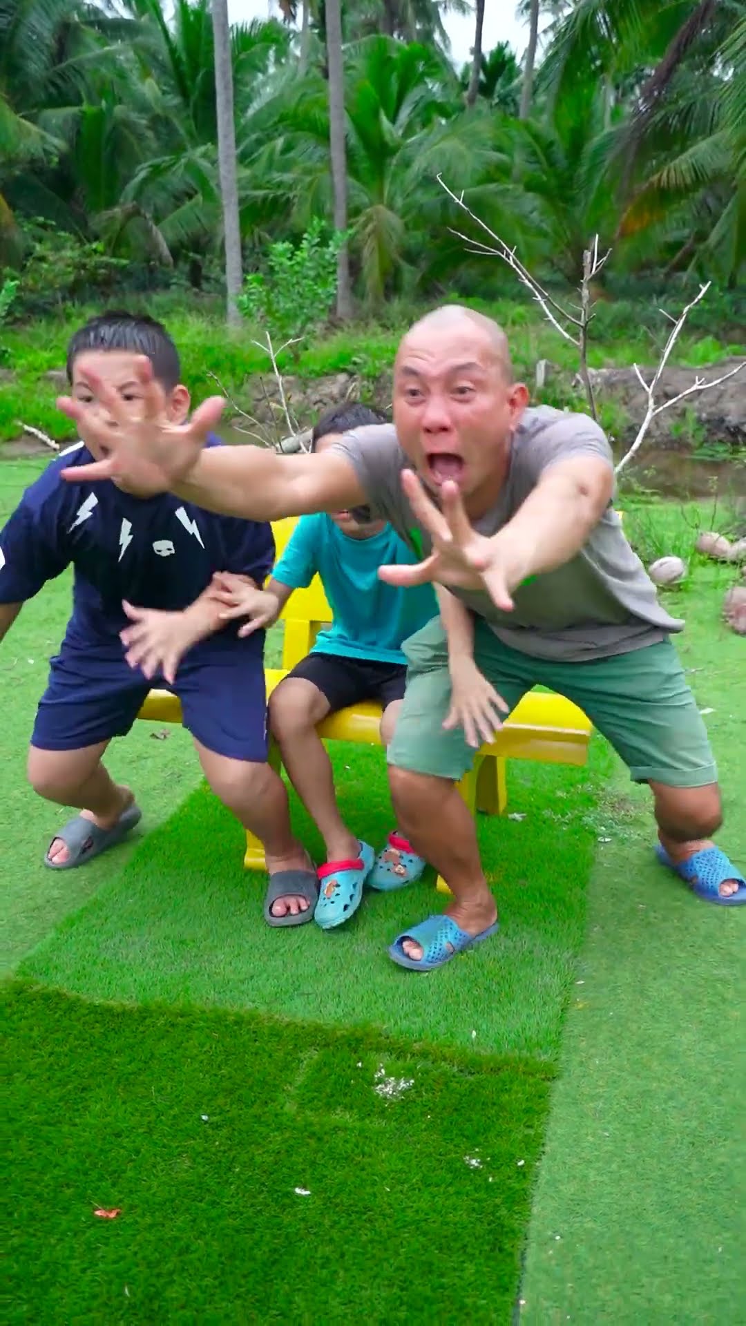 BiBoBen Shorts | ?rescue the snake? Giải cứu con rắn