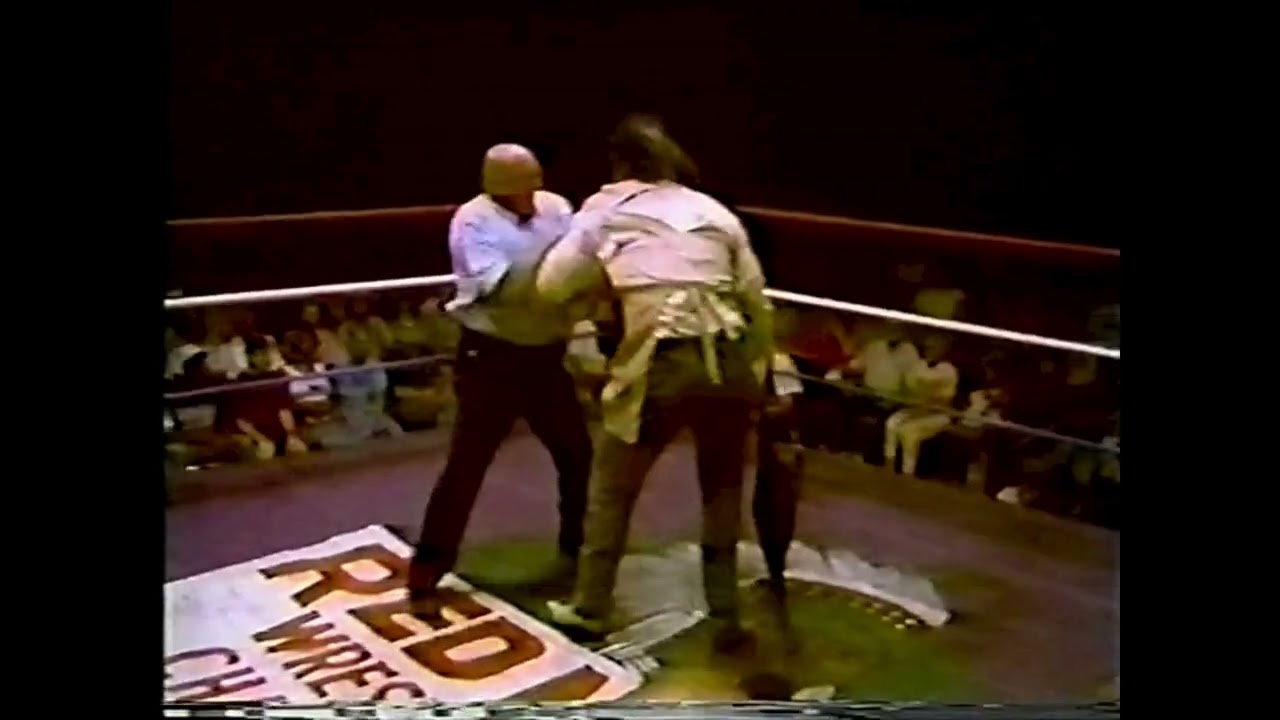 Видеофрагмент боя Джерри «Короля» Лоулера против Кожаного Лица, июнь 1991 года + бой Лоулера прот...