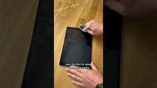 How to clean your iPad screen #satisfying #shorts #cleaning #tech