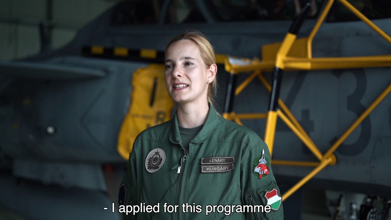 Pilótajelöltek a repülőbázison