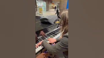 Street Piano Magic in Breda Central Station ???? | Netherlands